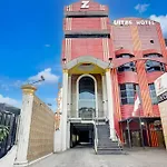Collection O Medan City Center Near Manhattan Times Square Formerly Grand Z Suites