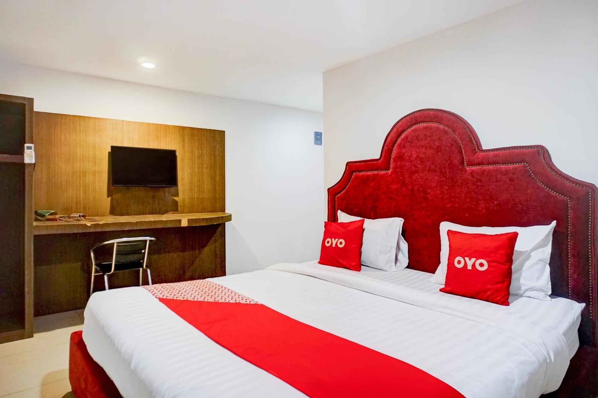 Hotel Collection O Center Near Manhattan Times Square Formerly Grand Z Medan